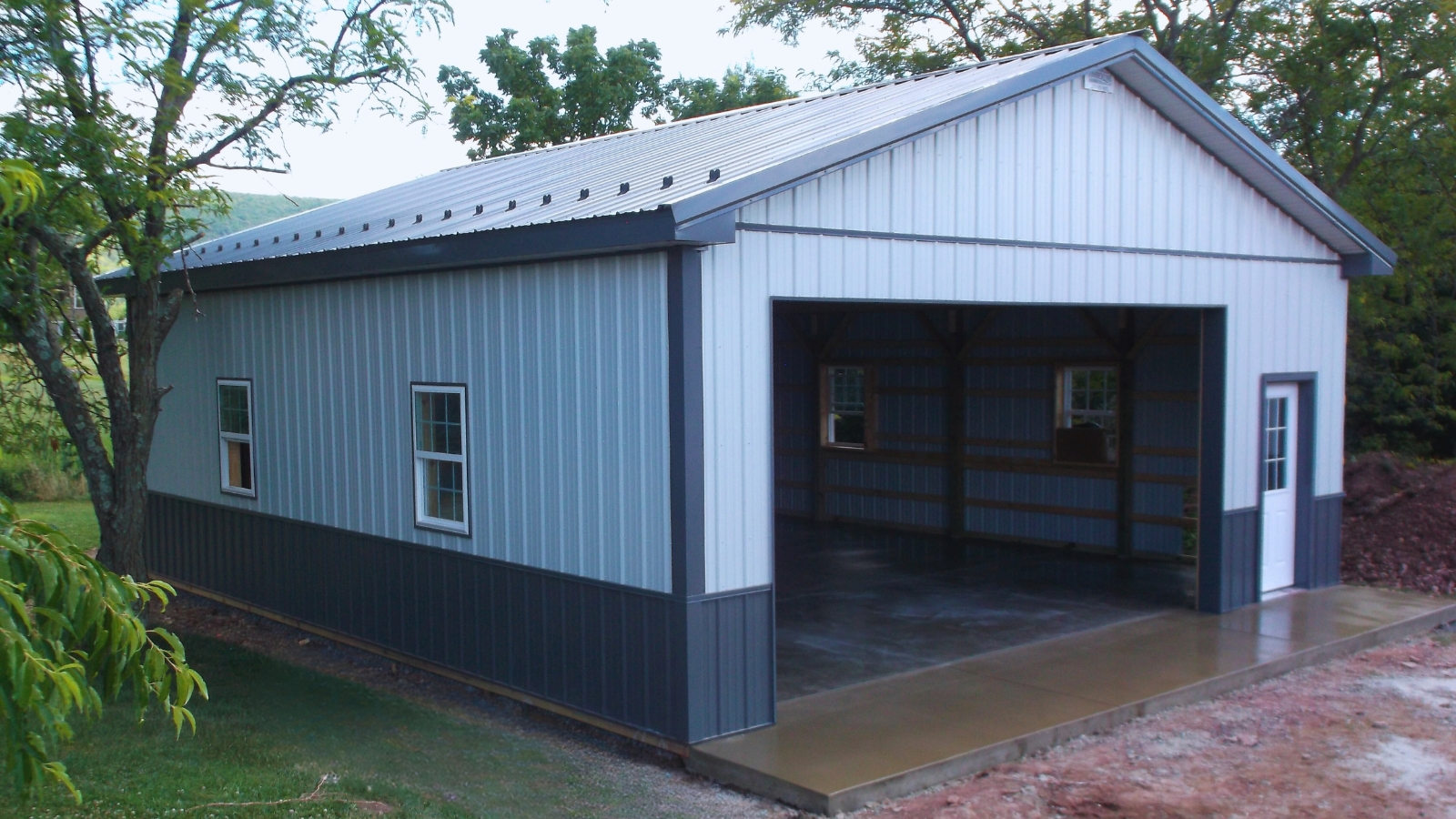 24'x32'x10' 4" Pole Building