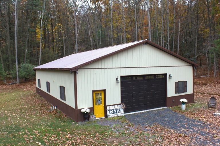Post-frame building designed for Pennsylvania soil and climate