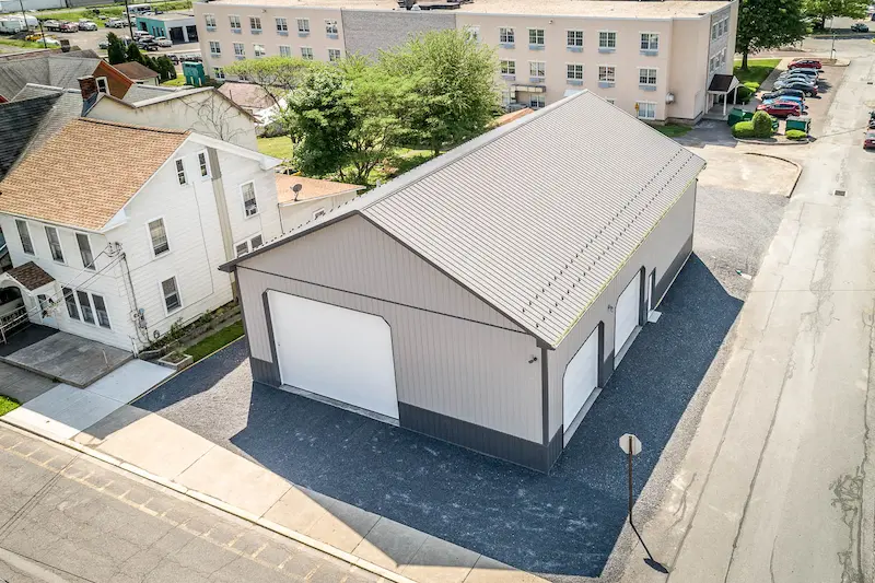 pole barn building in Pennsylvania showing finished exterior
